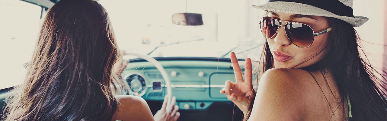 Welche Auswirkung kann das Hören sehr lauter Musik beim Autofahren haben?  (2.5.01-124)